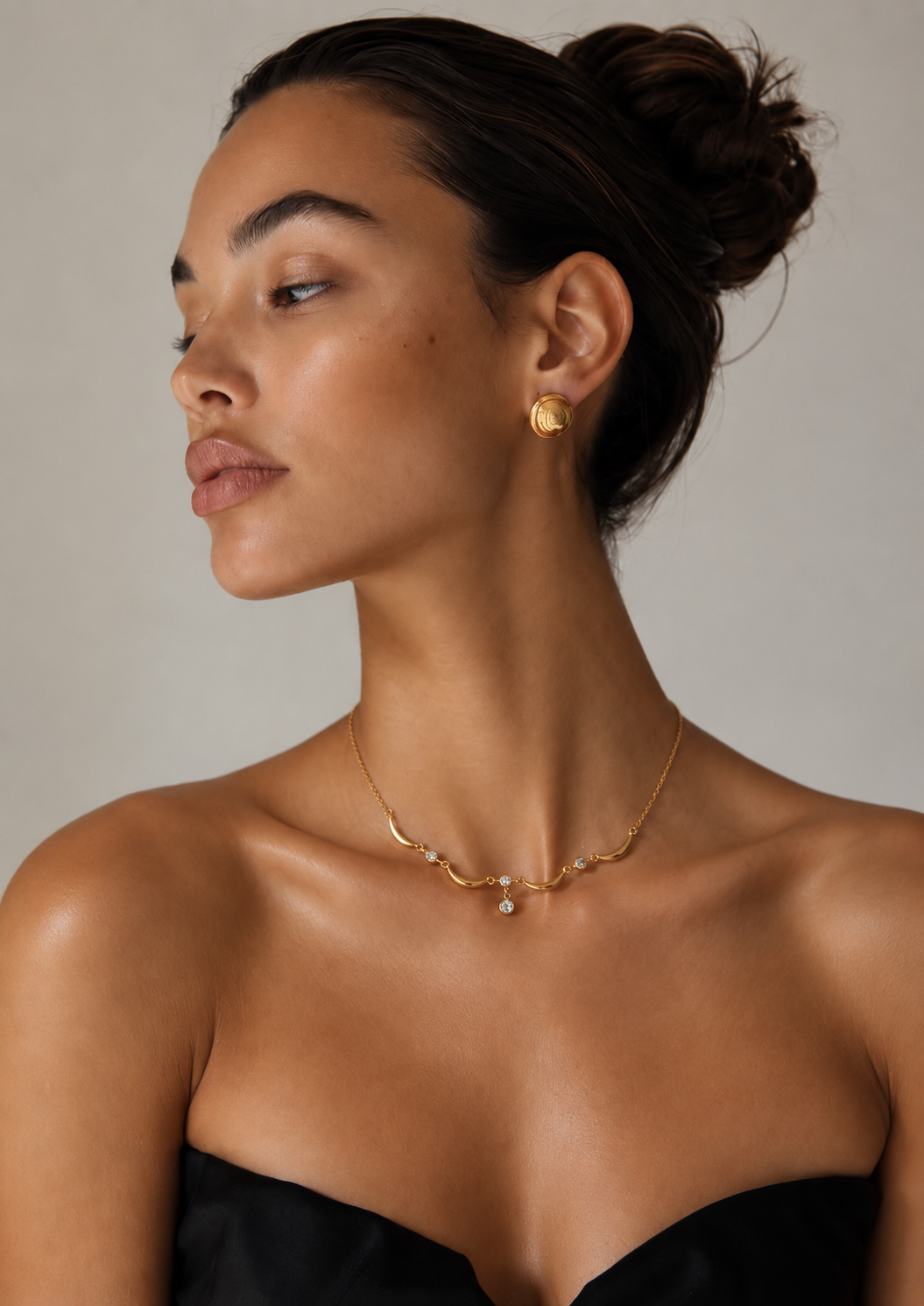 SELENE DROP NECKLACE